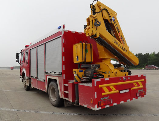 SINOTRUK HOWO Heavy Emergency Rescue Fire Truck 4x2 With 5 Ton Crane