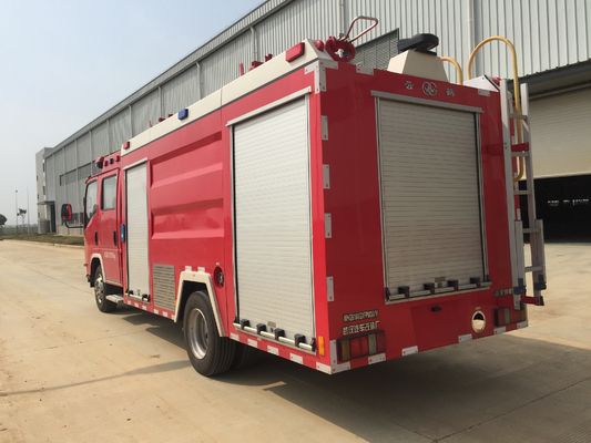 ISUZU 139KW Foam Fire Truck, 4x2 4000L Mini Fire Engine z piankową wodą