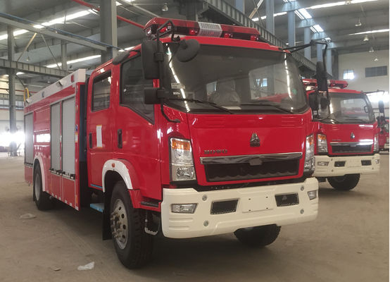 HOWO 6-kołowy leśny wóz strażacki mały z 4000L pojemności piany wodnej